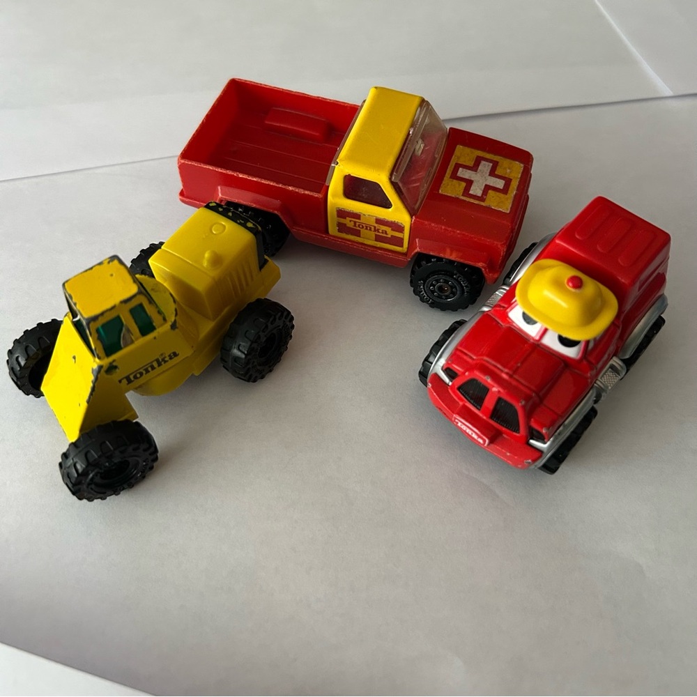 4/$20🚙Vintage Tonka Diecast Vehicle Lot of 3 Rescue Truck, Steam Roller & Chuck